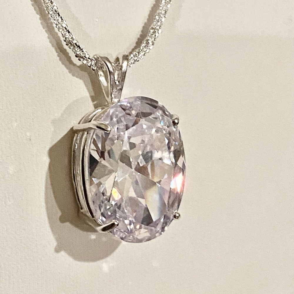 💥SOLD EXCLUSIVE 💥 55.67 carats White Sapphire pendant ❤️🌹